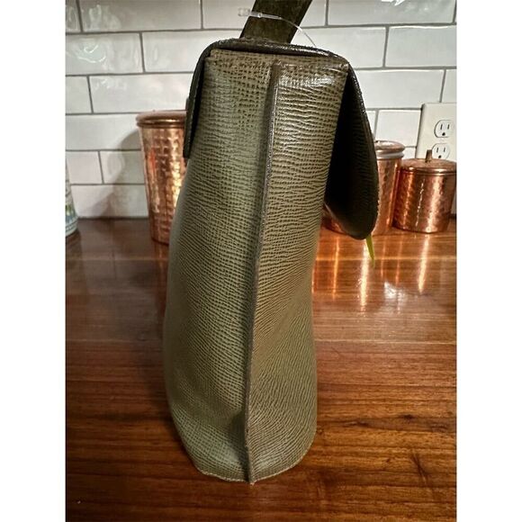 Fendi Women's Olive Green Bag Medium Gold Hardware - Picture 8 of 15